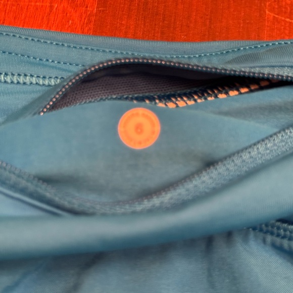 Lululemon Speed Up shorts 4” - Picture 3 of 3